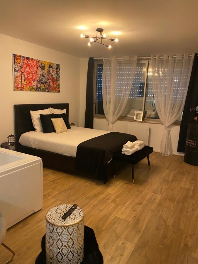 L'AppartE Black Superbe Appartement Pop ! Besançon Exterior foto